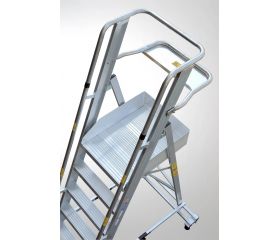 Escalera de tijera de aluminio con plataforma Eterna